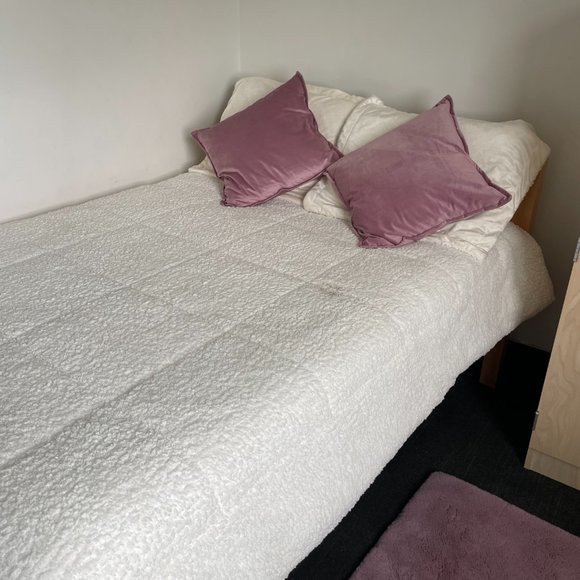 Full Size Ivory/Off-White Sherpa Comforter - Picture 2 of 10